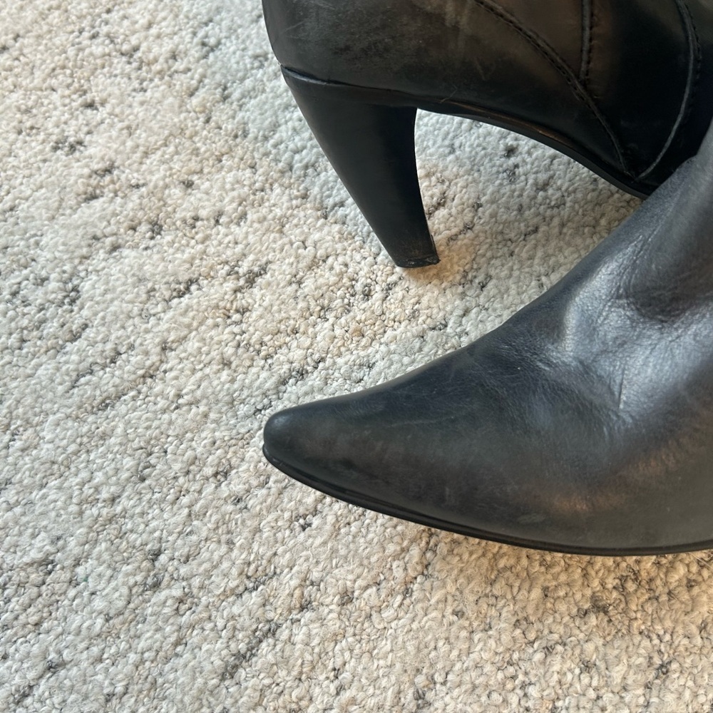 Spiral size 7.5 ultra lux distressed grey cutout leather boots EXC condition - Picture 11 of 16